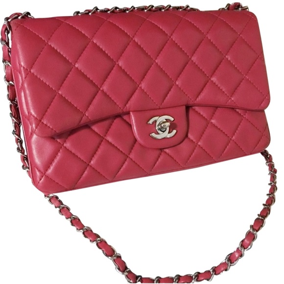 Chanel - Picture 2 of 6